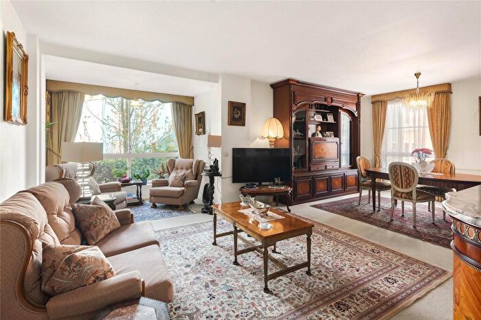 2 Bedroom Flat For Sale In Valiant House, Vicarage Crescent, Battersea, London, SW11