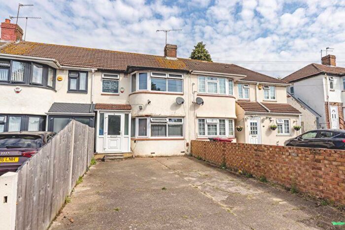 4 Bedroom Property For Sale In Cumberland Avenue, Slough, SL2