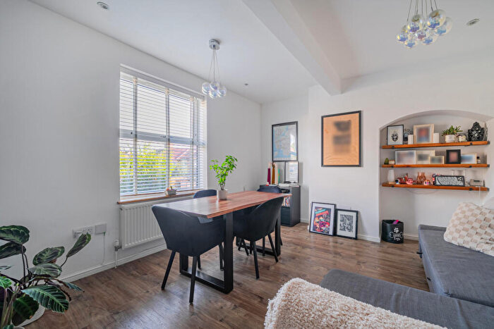 2 Bedroom Terraced House For Sale In Shaw Road, Bromley, BR1