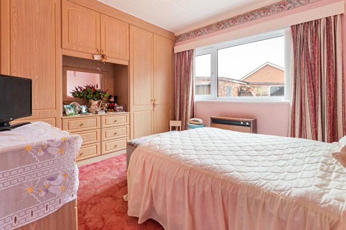 3 Bedroom Bungalow For Sale In Kings Avenue, Brigg, North Lincolnshire, DN20