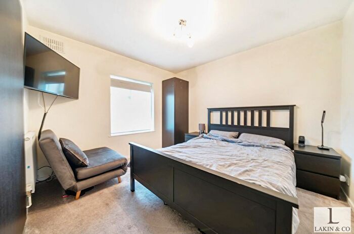 1 Bedroom Flat To Rent In Hetherington Way, Ickenham, Uxbridge, UB10