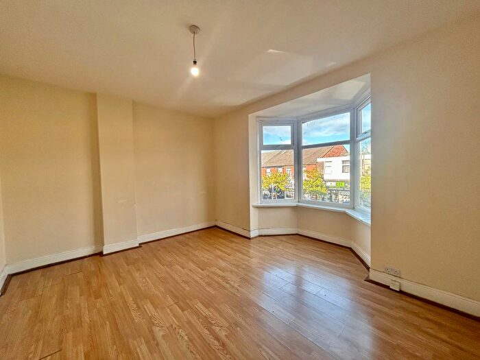2 Bedroom Flat To Rent In Fog Lane, Manchester, M20