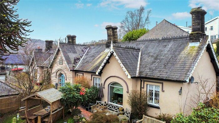 3 Bedroom Bungalow For Sale In Penrallt Street, Machynlleth, Powys, SY20