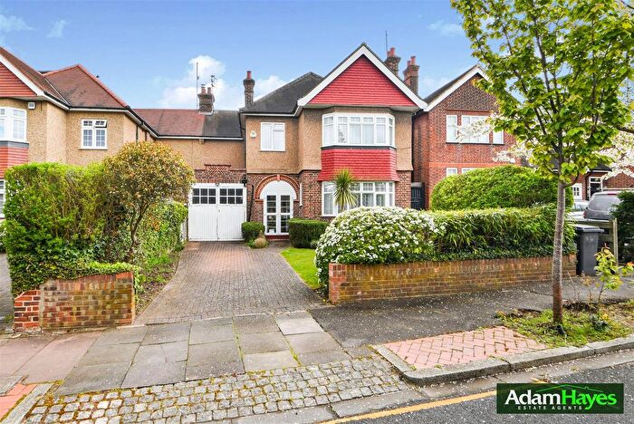 4 Bedroom Semi Detached House For Sale In Bancroft Avenue, East Finchley, N2