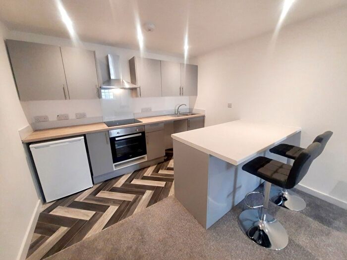 2 Bedroom Flat To Rent In Osmonds Lane, Teignmouth, TQ14