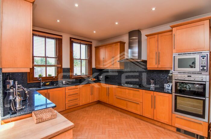 5 Bedroom Semi-Detached House To Rent In Lynton Road, West Acton, London, W3