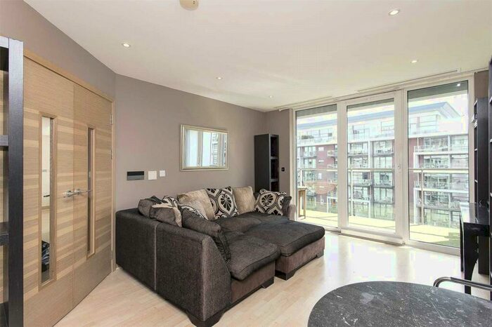 2 Bedroom Apartment To Rent In Oswald Building, Queenstown Road, London, SW11