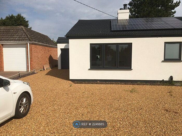 3 Bedroom Bungalow To Rent In Crown Green, Burston, Diss, IP22