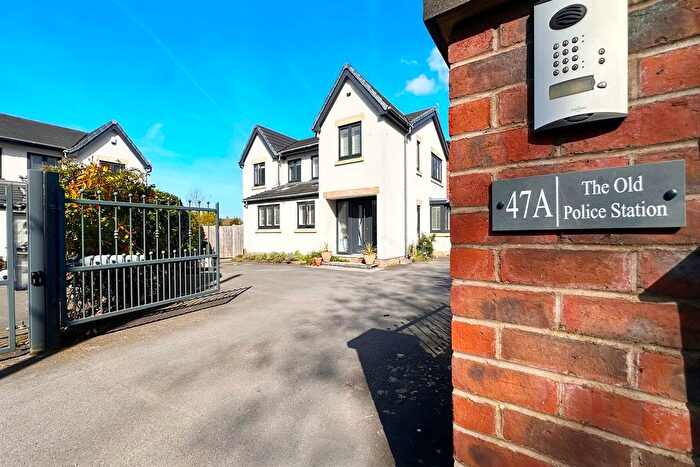 3 Bedroom Detached House For Sale In London Road North, Poynton, SK12