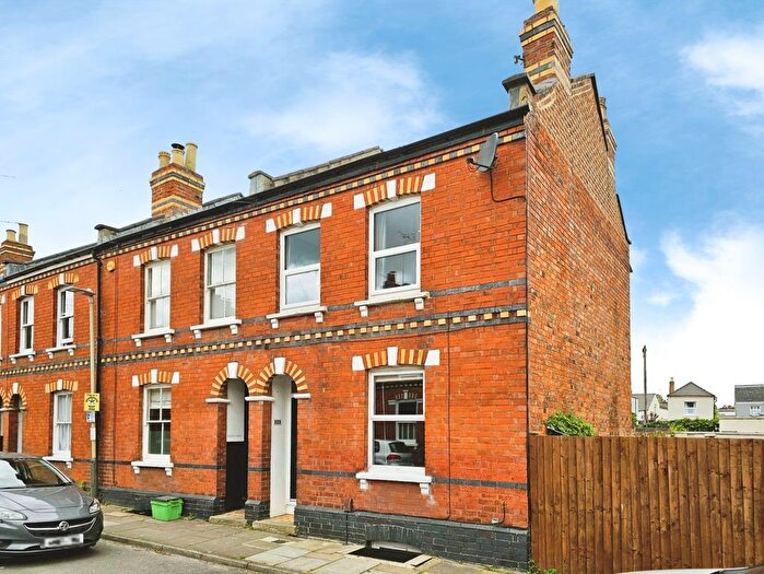 3 Bedroom End Terrace House For Sale In Winstonian Road, Cheltenham, GL52