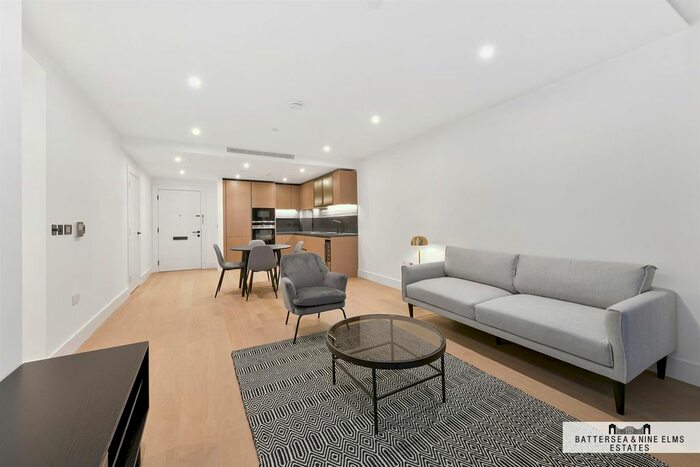 2 Bedroom Flat To Rent In Palmer Road, London, SW11