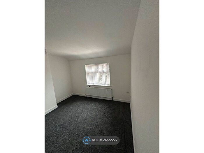 3 Bedroom Semi-Detached House To Rent In Mason Street, West Bromwich, B70