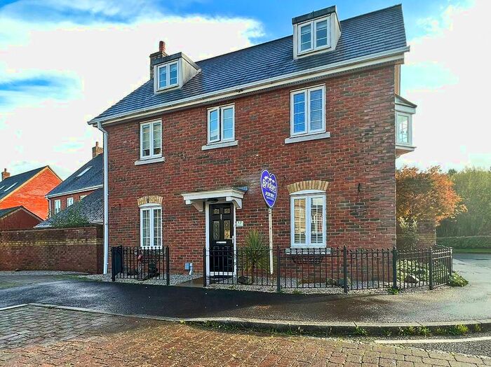 5 Bedroom Detached House To Rent In Turgis Road, Fleet, GU51