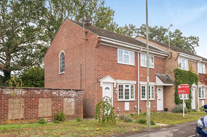 2 Bedroom End Of Terrace House For Sale In Meadbrook Gardens, Chandler's Ford, SO53