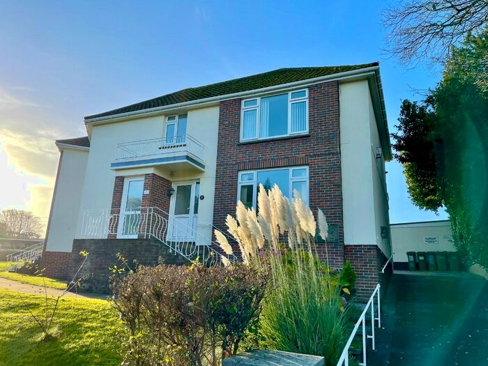 2 Bedroom Flat To Rent In Meadfoot Cross, Torquay, Devon TQ1