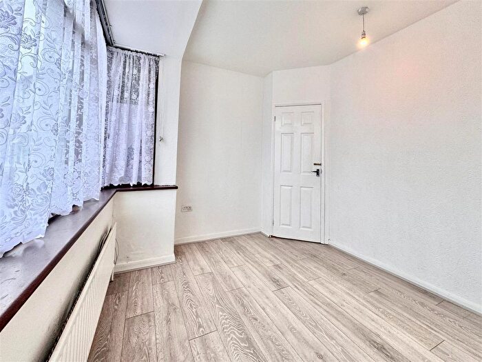 3 Bedroom Semi Detached House To Rent In Turner Road, Edgware, HA8