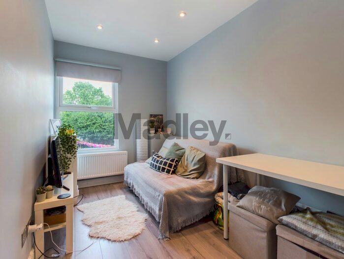 1 Bedroom Flat To Rent In Lower Road, London, SE16