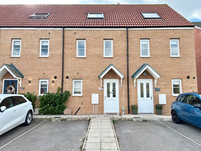 3 Bedroom Terraced House For Sale In Parklands Avenue, Humberston, N.E.Lincolnshire, DN36