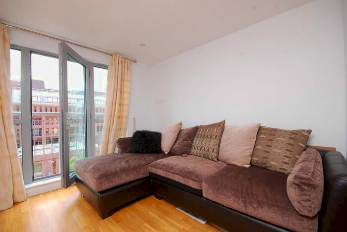 1 Bedroom Flat To Rent In Church Street East, Woking, GU21