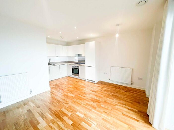 1 Bedroom Flat To Rent In Windsor Road, SL1