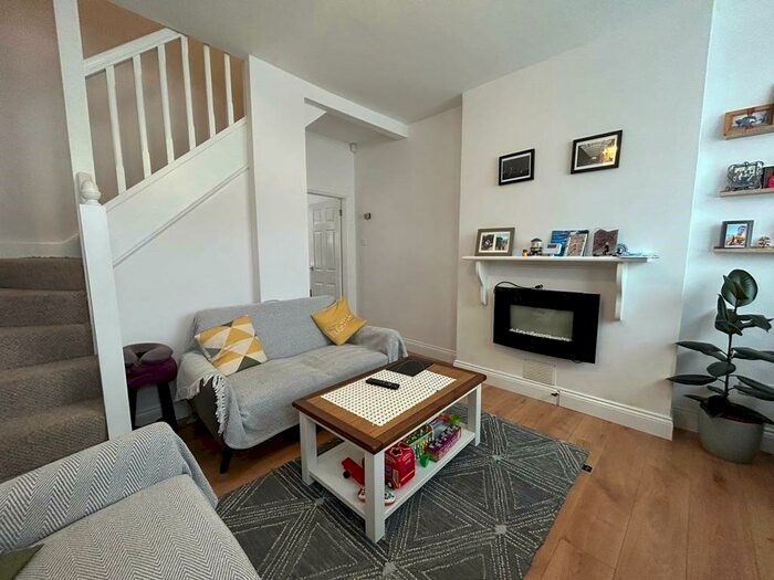 2 Bedroom Terraced House To Rent In Northfield Road, Birmingham, B17