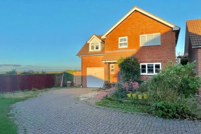 4 Bedroom Detached House For Sale In Fleet Way, Shalfleet, Newport, PO30