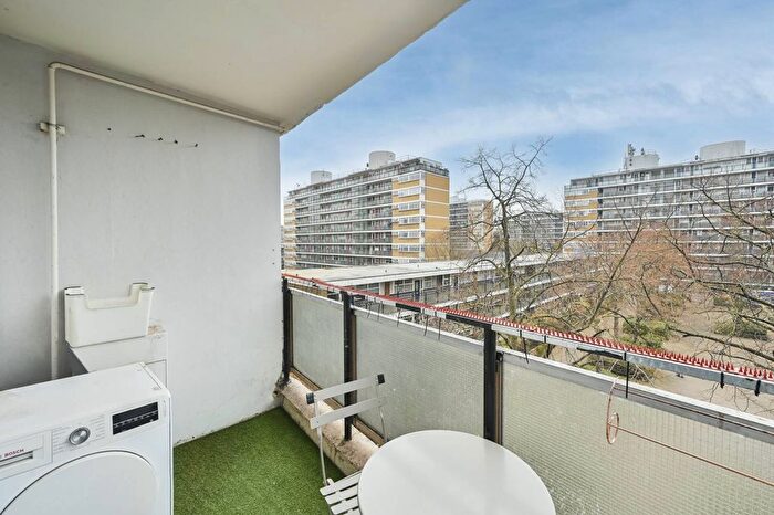 3 Bedroom Flat For Sale In Chaucer House, Churchill Gardens, Pimlico, London, SW1V