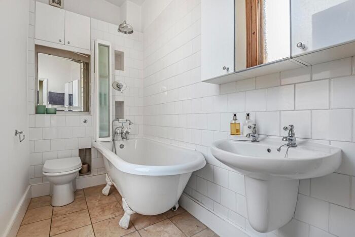 5 Bedroom Apartment To Rent In Nelgarde Road London, SE6