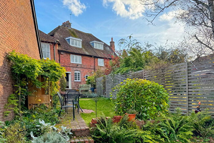 5 Bedroom Town House For Sale In The Soke, Broad Street, Alresford, SO24