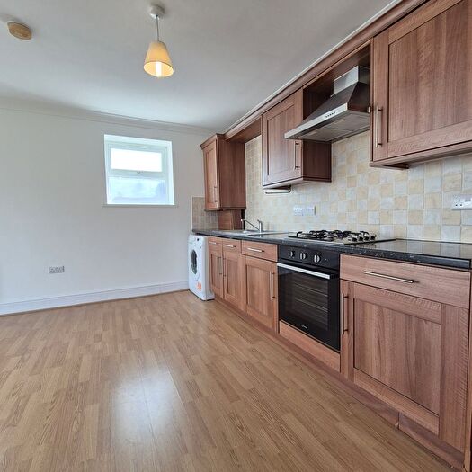 1 Bedroom Flat To Rent In Elmfield Road, Walthamstow, E17
