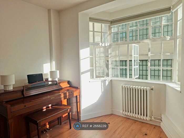 Studio To Rent In Russell Court, London, WC1H