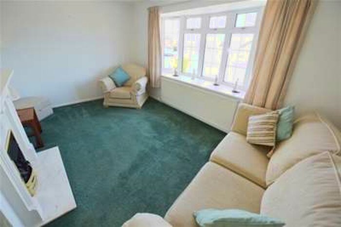 3 Bedroom Detached Bungalow To Rent In Coral Place, Aughton, Sheffield, S26