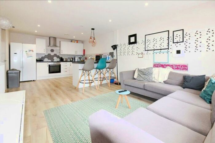 6 Bedroom Terraced House To Rent In Corner House, Cathays, CF24