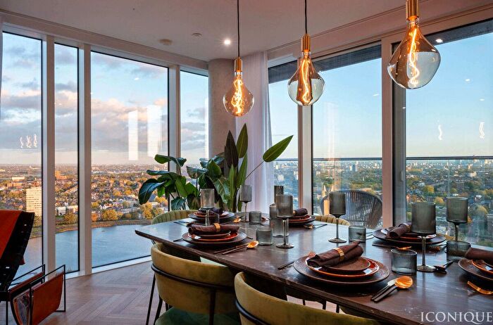 2 Bedroom Flat For Sale In Goodchild Road, London, N4
