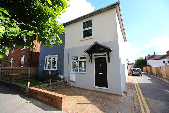 2 Bedroom Maisonette To Rent In Worplesdon Road, Guildford, GU2