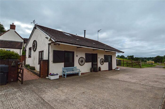 3 Bedroom Bungalow To Rent In Icknield Street, Alvechurch, Worcestershire, B48