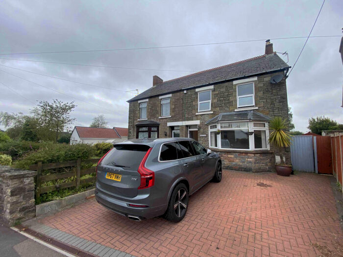 3 Bedroom Semi-Detached House To Rent In Mile End Road, GL16