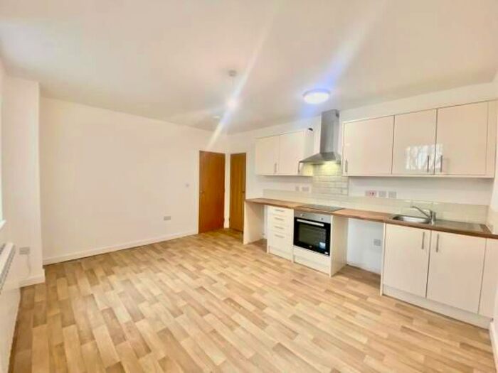1 Bedroom Flat To Rent In St. Johns Road, Hedge End, Southampton, SO30