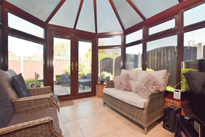 3 Bedroom Detached House For Sale In Silverton Grove, Middleton, Manchester, M24