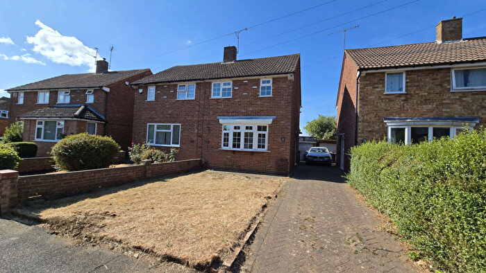 2 Bedroom Semi-Detached House To Rent In Blackthorn Drive, LU2