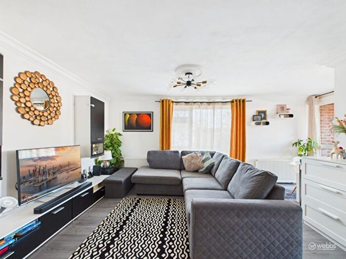 1 Bedroom Flat For Sale In Holmbury Grove, Croydon, CR0