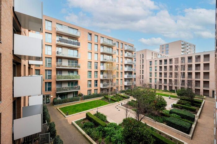 2 Bedroom Flat To Rent In Meadow Court, Silvertown, London, E16