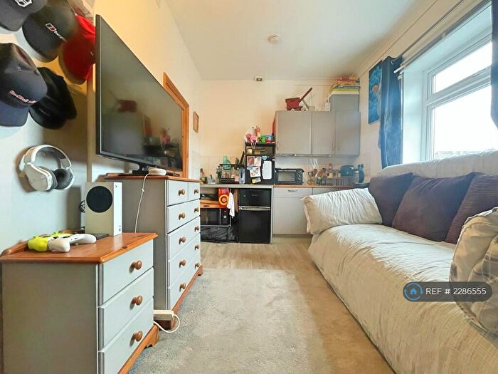 Studio To Rent In Stamshaw Road, Portsmouth, PO2