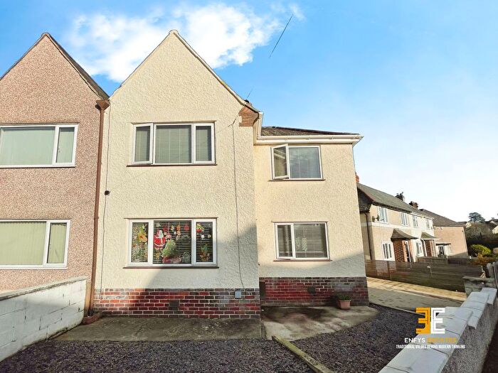 3 Bedroom Semi-Detached House For Sale In Marl Crescent, Llandudno Junction, LL31