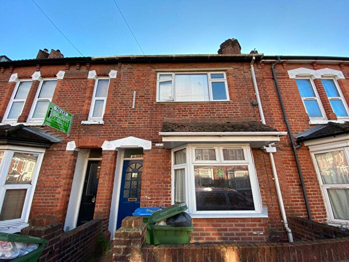 4 Bedroom House To Rent In Milton Road, SO15