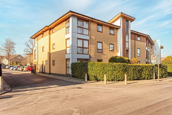 2 Bedroom Flat For Sale In Commonwealth Drive, Choda House Commonwealth Drive, RH10