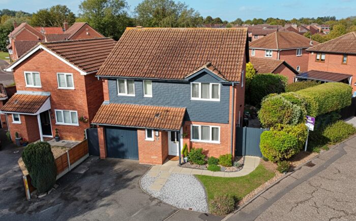 4 Bedroom Detached House For Sale In Temple Grange, Werrington, Peterborough, PE4