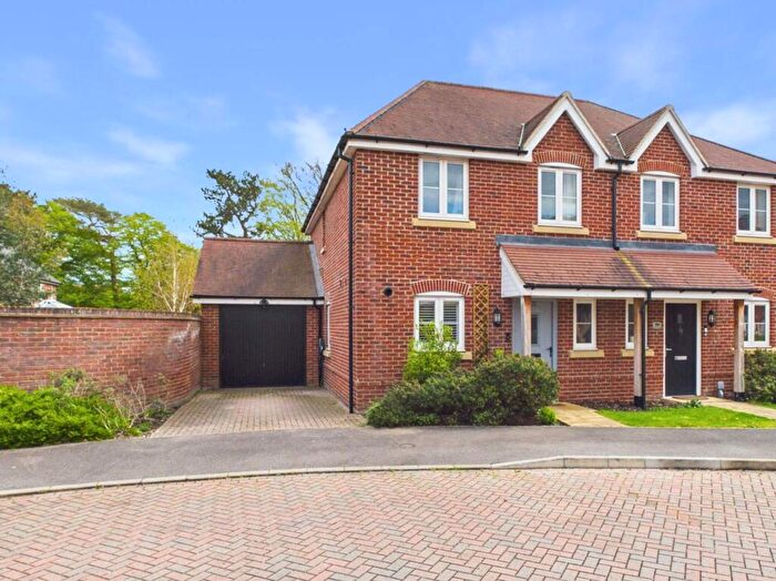 3 Bedroom Semi Detached House For Sale In Whitfield Gardens, East Hanney, OX12