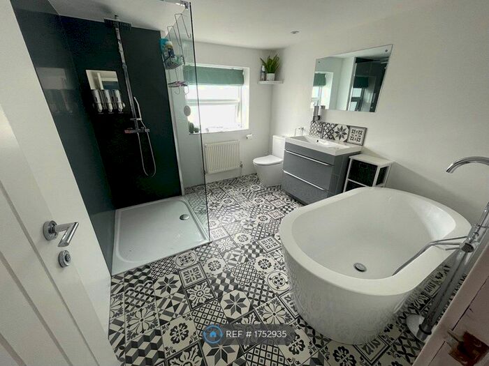 2 Bedroom Terraced House To Rent In Stone Street, Faversham, ME13