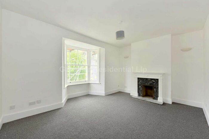 3 Bedroom Flat To Rent In Denmark Road, Ealing, W13